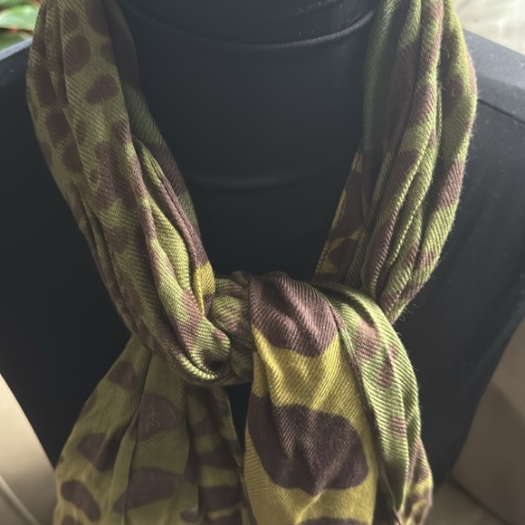 Animal Print Scarf - Picture 3 of 7